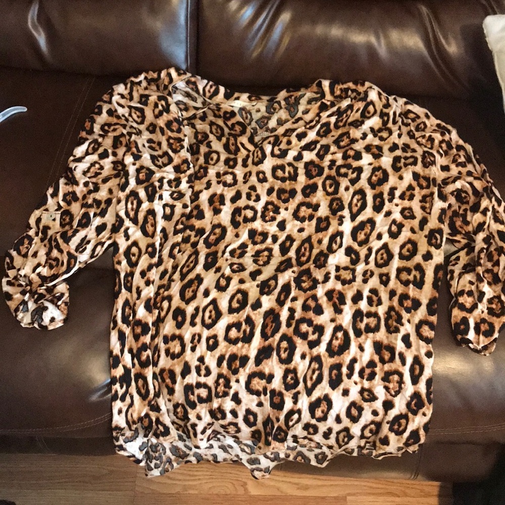 BRAND NEW boutique Woman’s Oversized blouse. 2x